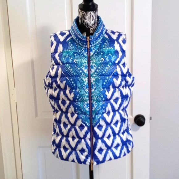 Lilly Pulitzer Jackets & Blazers - 💙HTF/RARE Lilly Pulitzer💙 - Essia Masterpiece Puffer Vest